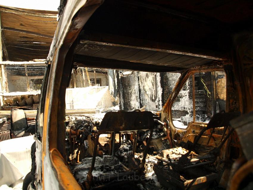 Feuer Halle Siegburg Gewerbegebiet Zange P122.JPG